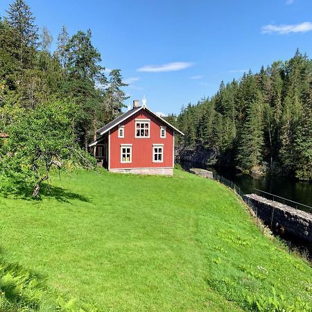 vrangfoss slusevokterbolig Hotell Funnemark Eksteriør bilde