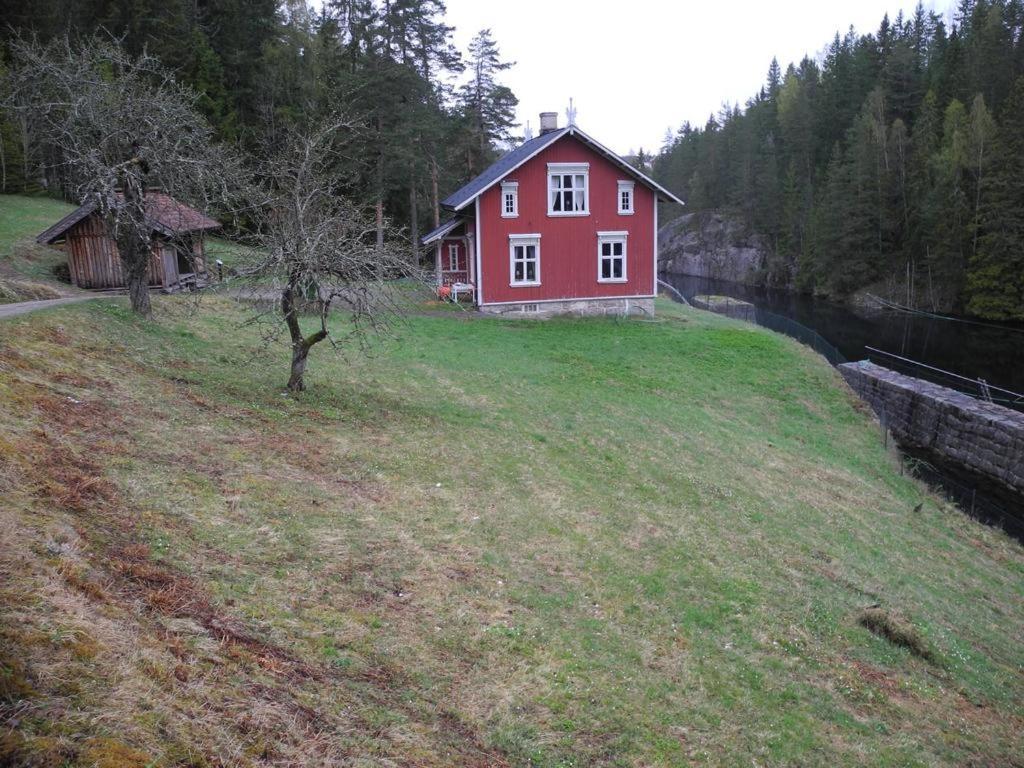 vrangfoss slusevokterbolig Hotell Funnemark Eksteriør bilde