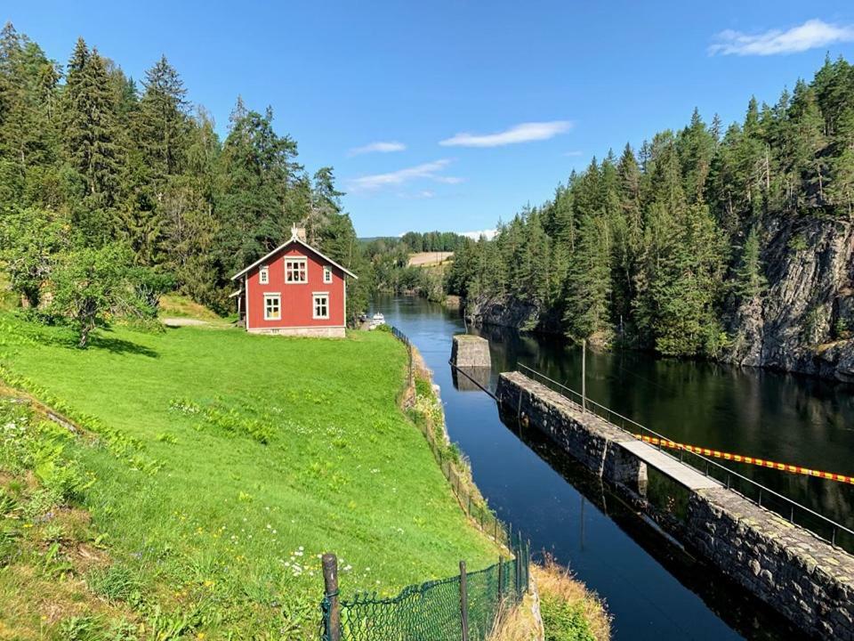 vrangfoss slusevokterbolig Hotell Funnemark Eksteriør bilde